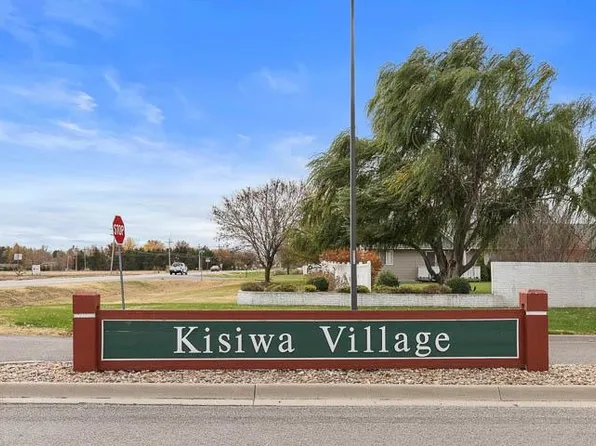 24 Kisiwa Ct, Hutchinson, KS 67502