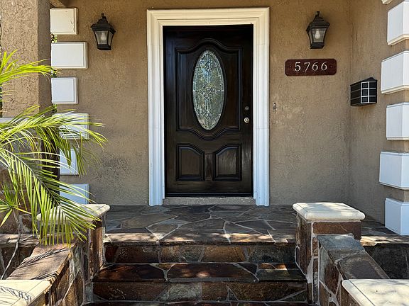 5th image of 5766 Newcastle Ave
