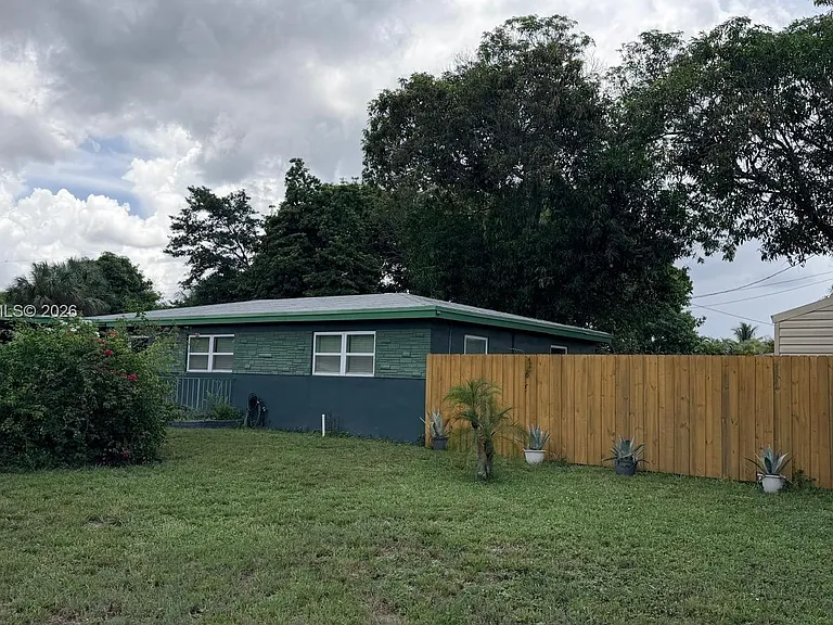 3781 Jackson Blvd — Photo 32