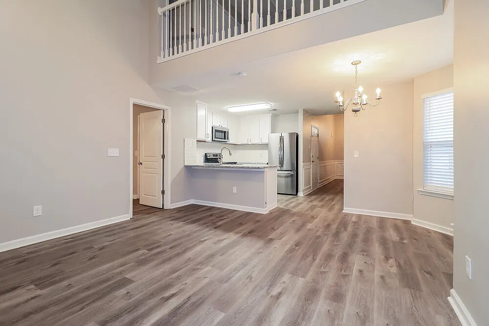 3 bed, 2.0 bath, 1853 sqft, $2,035 — Photo 4