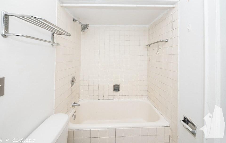 1st image of 354 W Dickens Ave #1611