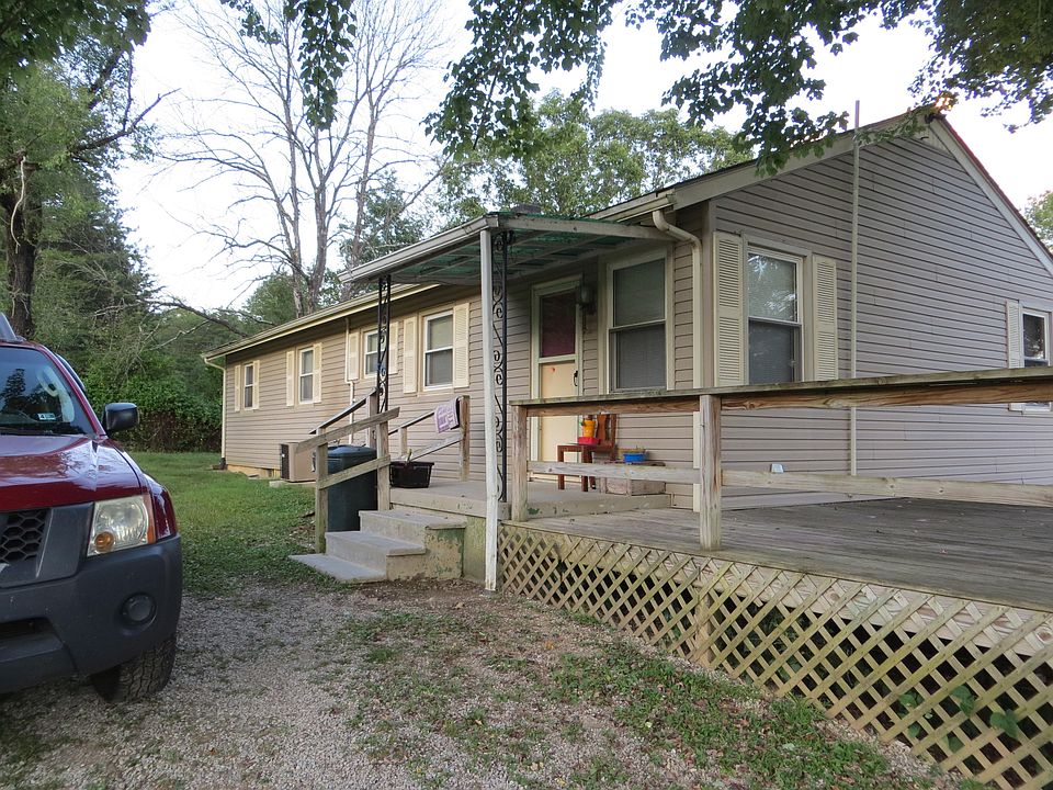 2nd image of 201 Ross Ln