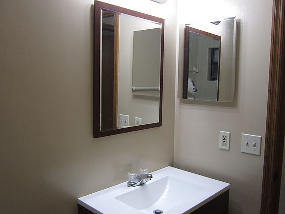 4th image of 1604 NW 36th Way