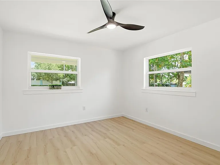 1290 Michigan Blvd — Photo 24