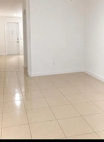 3 bed, 2.5 bath, $3,500 — Photo 3