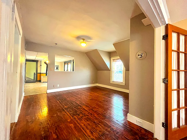 473 Cartier St #3 — Photo 8