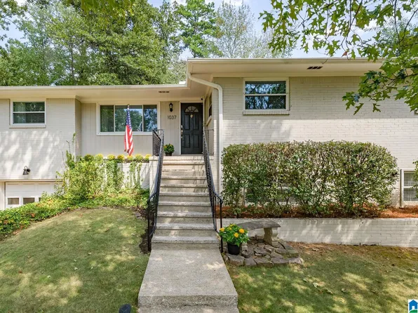 1037 52nd Pl S, Birmingham, AL 35222
