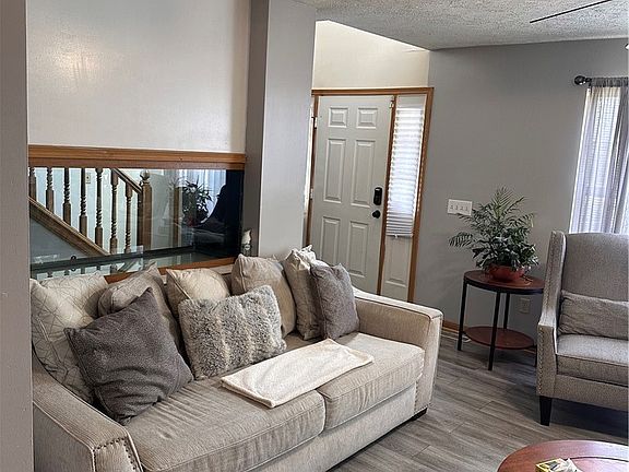 4th image of 2983 Hampton Rd