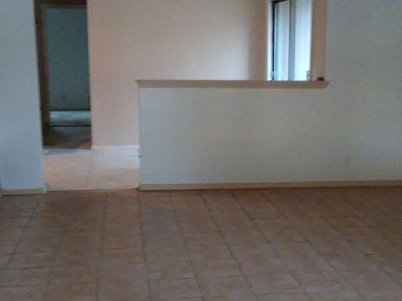 2nd image of 1300 Glen Oaks Ct