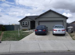 623 Erica Pl, Harrisburg, OR 97446