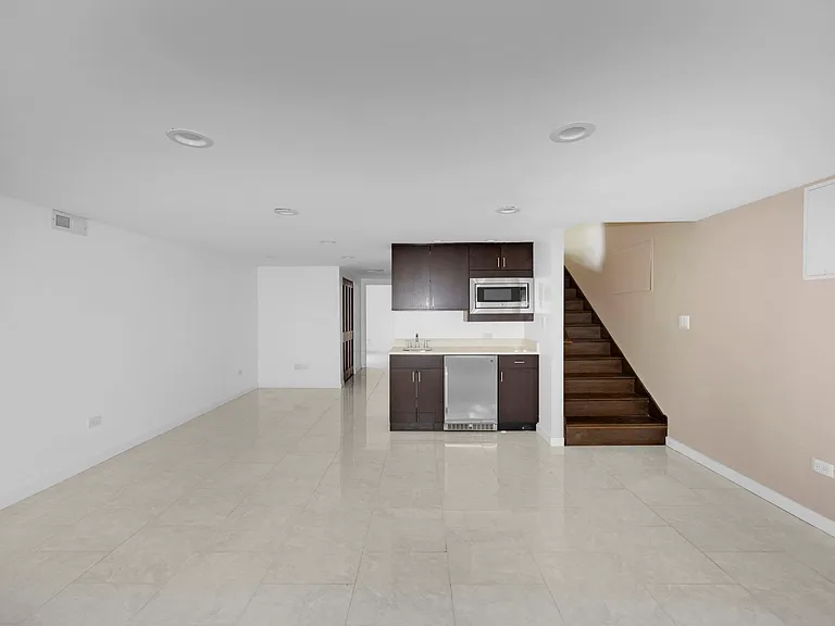 9059 Oneill Dr — Photo 13