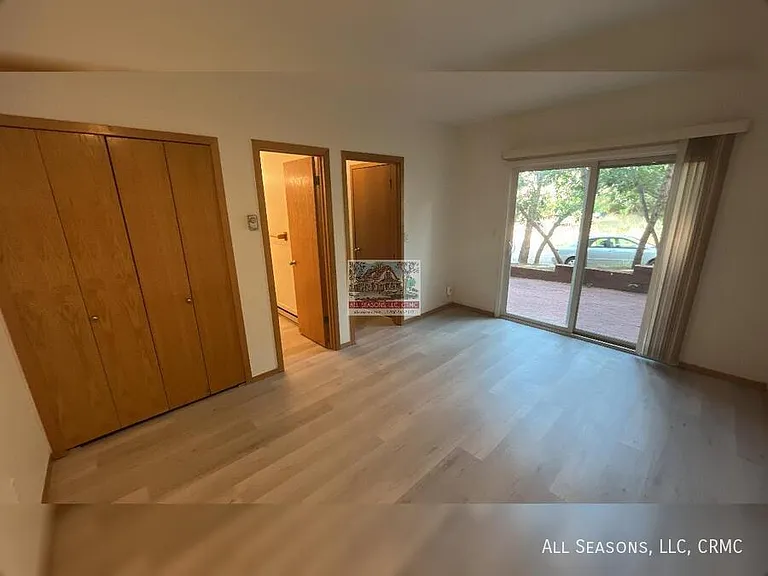 127 Yale Ave — Photo 2