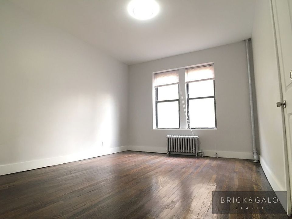 2nd image of 2110 Westbury Ct APT 3M