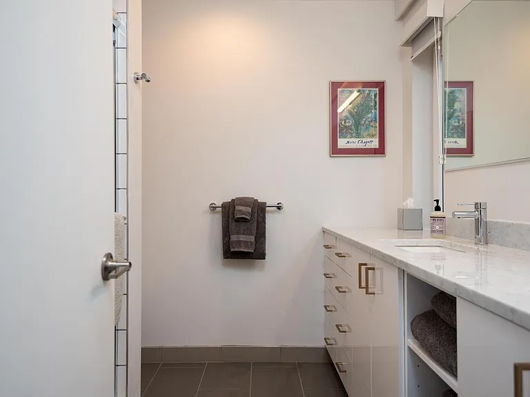 "En-suite" Master Bath