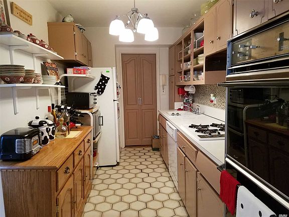 4th image of 1840 211th St APT 5D