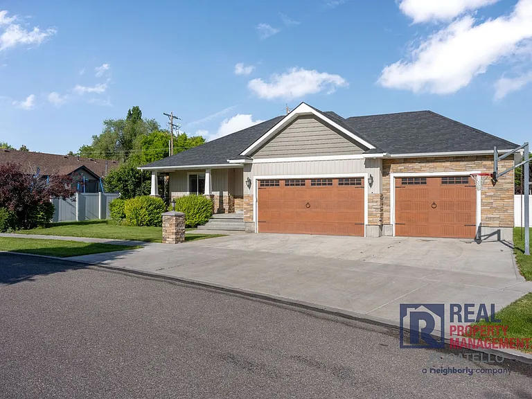 5215 Kymball Dr — Photo 36