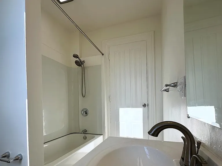 932 Summit Ave #7 — Photo 16