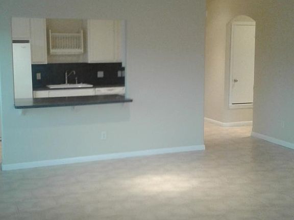4th image of 21103 Santa Ana Cv Unit B