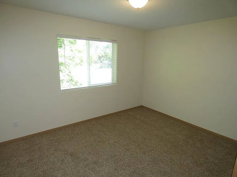 556 N University Ave #1 — Photo 5