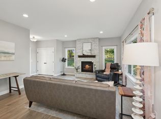 942 Alexander Rd, Hudson, WI 54016