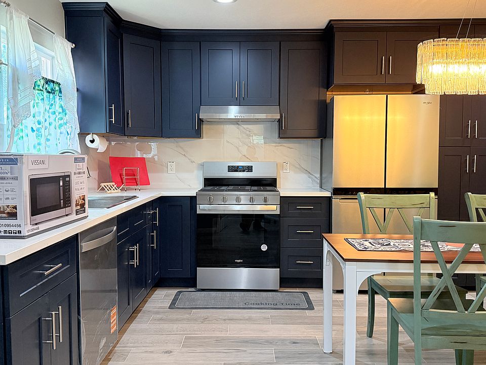 1st image of 610 Spruce St