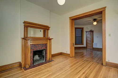 638 W Drummond Pl #1F Photo 1