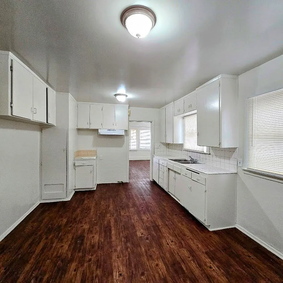 3 bed, 1244 sqft, $1,795 — Photo 3