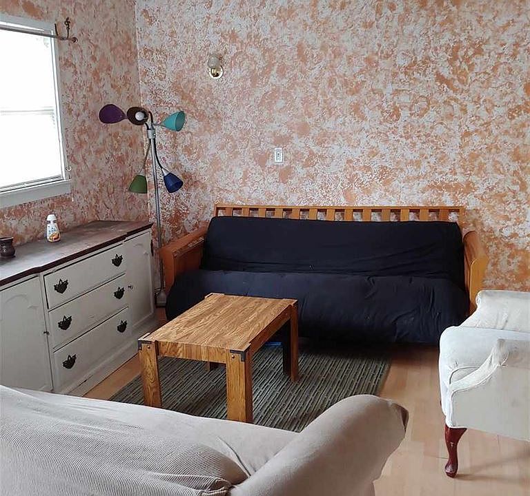 1st image of 14 Bowman St #4