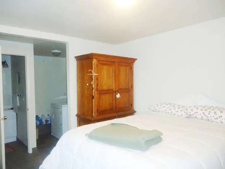 Lower floor bedroom