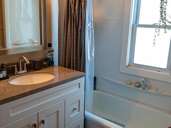 5th image of 3038 Harriet Ave #3