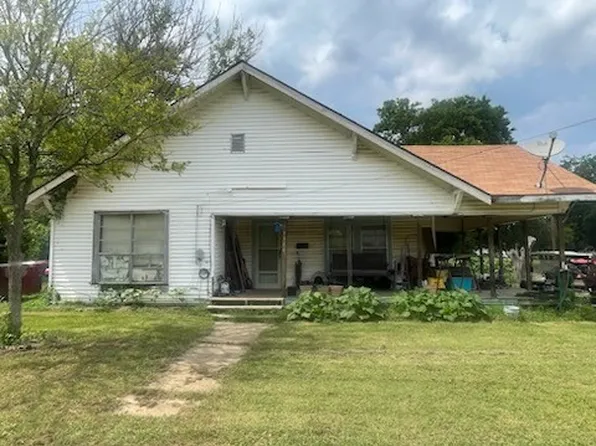 1300 Market St W, Honey Grove, TX 75446