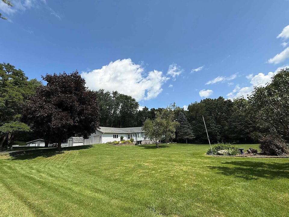 1st image of W7096 Oak Ridge Ct