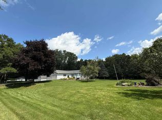 W7096 Oak Ridge Ct, Poynette, WI 53955
