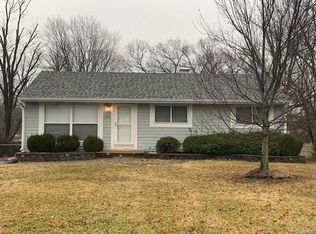 219 Hutchinson Rd, Ballwin, MO 63011