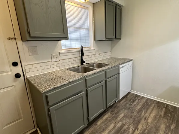 3427 S Garrett St #A, Marshall, TX 75672