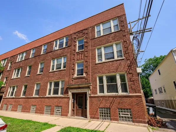 1148 W Barry Ave #2, Chicago, IL 60657