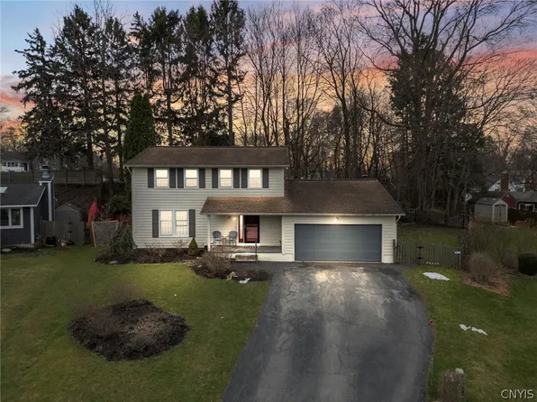 22 Turnstone Cir, Syracuse, NY 13219
