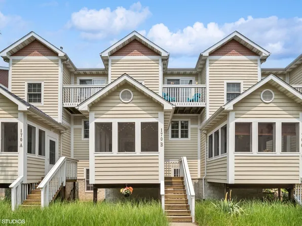 170 Lake Shore Dr APT B, Michigan City, IN 46360