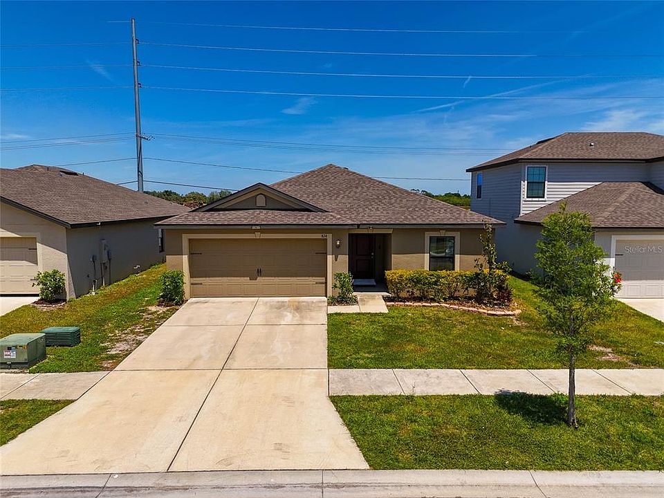 1st image of 824 Chatham Walk Dr