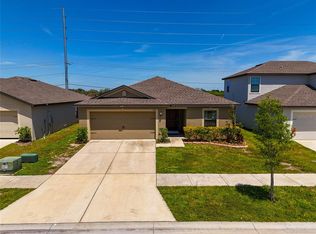 824 Chatham Walk Dr, Ruskin, FL 33570