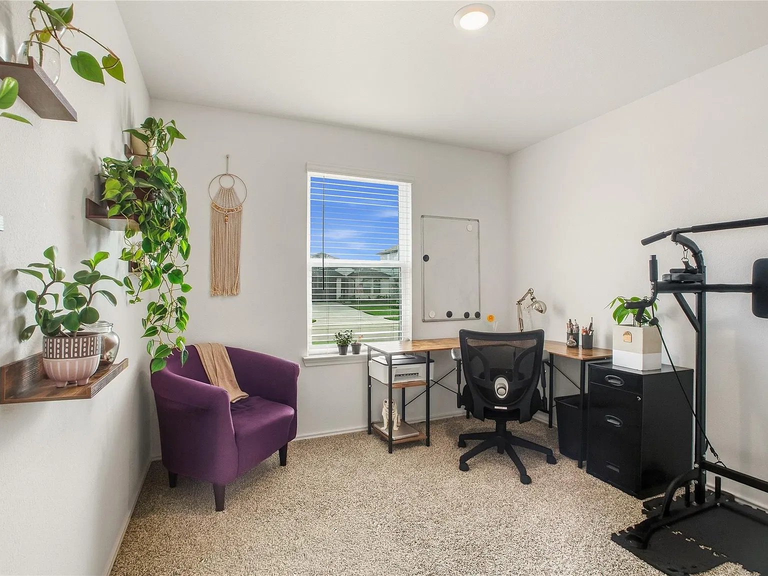 3 bed, 2.0 bath, 1640 sqft, $2,200 — Photo 4