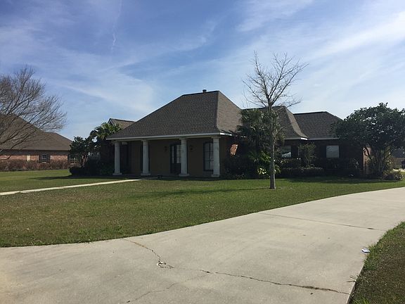3rd image of 118 Longwood Dr