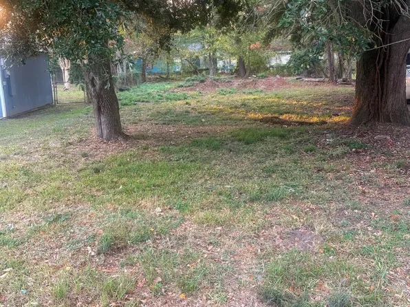 4655 Buffalo St, Beaumont, TX 77703