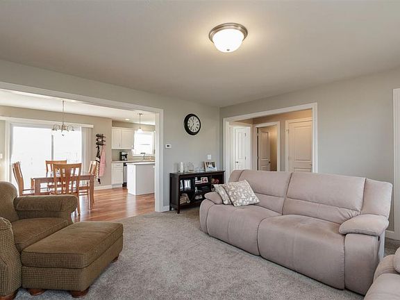 3rd image of 412 Champery Dr