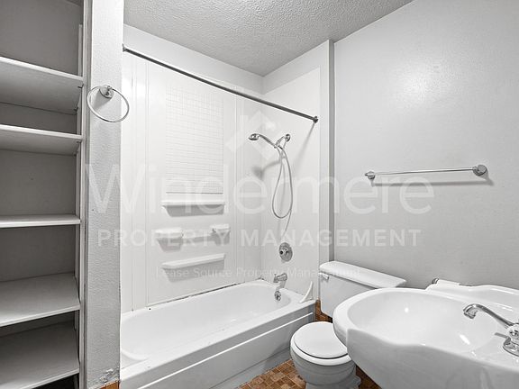 3rd image of 1321 W 11th Ave APT 2