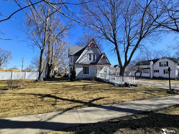 315 N 11th St, Geneva, NE 68361