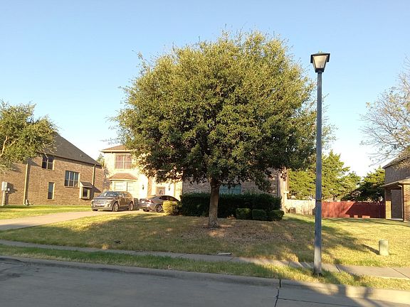2nd image of 1001 Vickery Dr