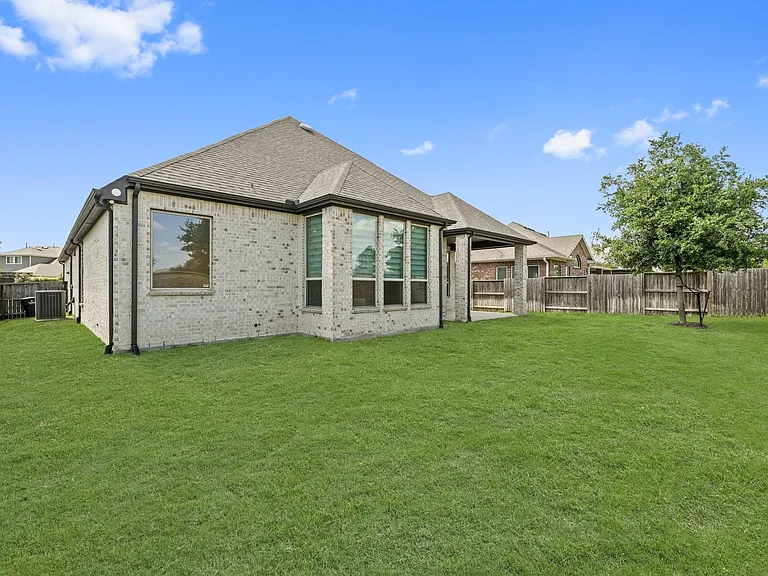 2714 Coastal Trl — Photo 33