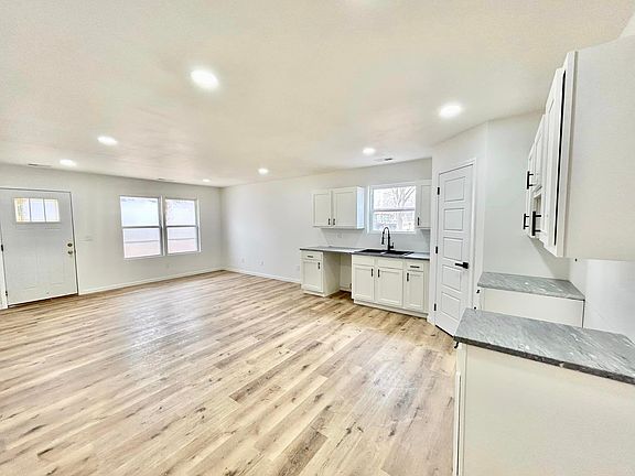 2nd image of 316 S Market St #316