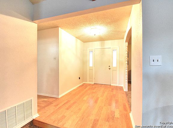 4th image of 13014 Larklair St